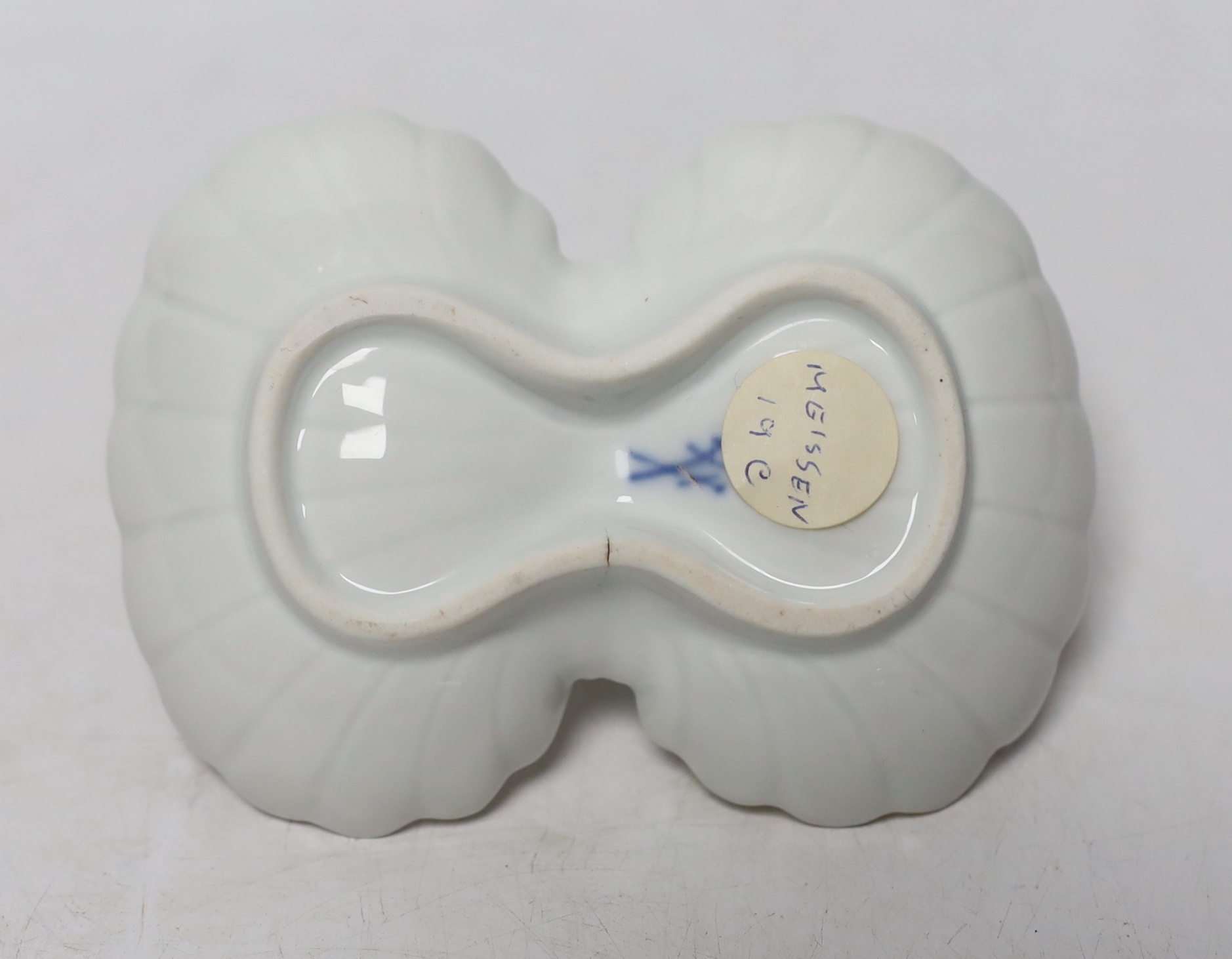 A small 19th century Meissen double shell dish, diameter 11cm